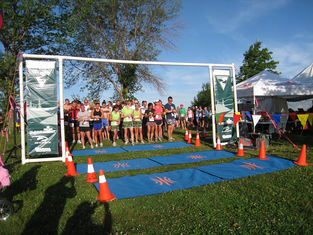 The Legend 10M 2009 016.jpg - The Legend, a nice 10 Mile trail race at Sleepy Hollow state park in Michigan. These are some pictures from the 2009 running of the race.